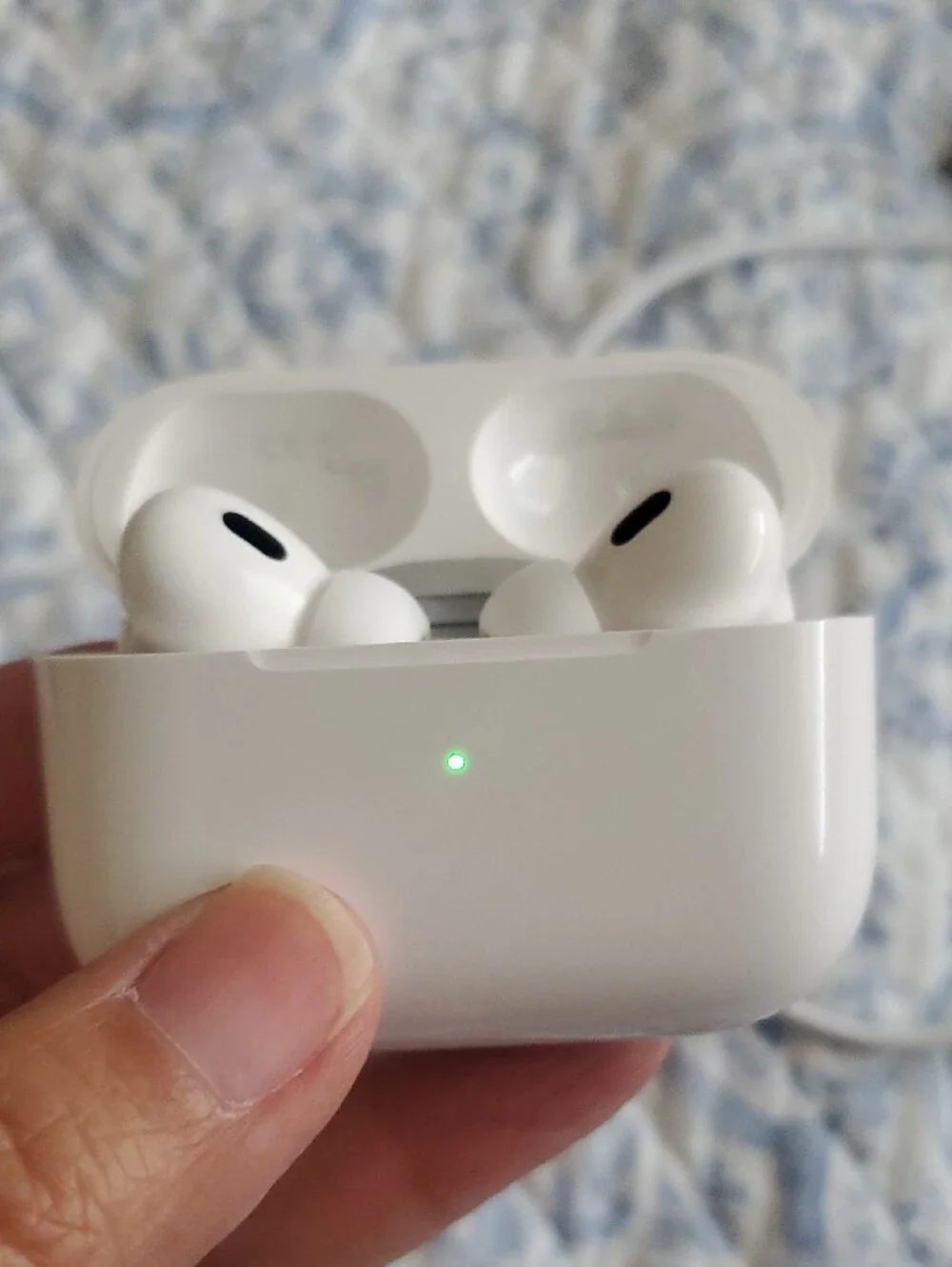 Apple White AirPods Pro 3 with Charging Case